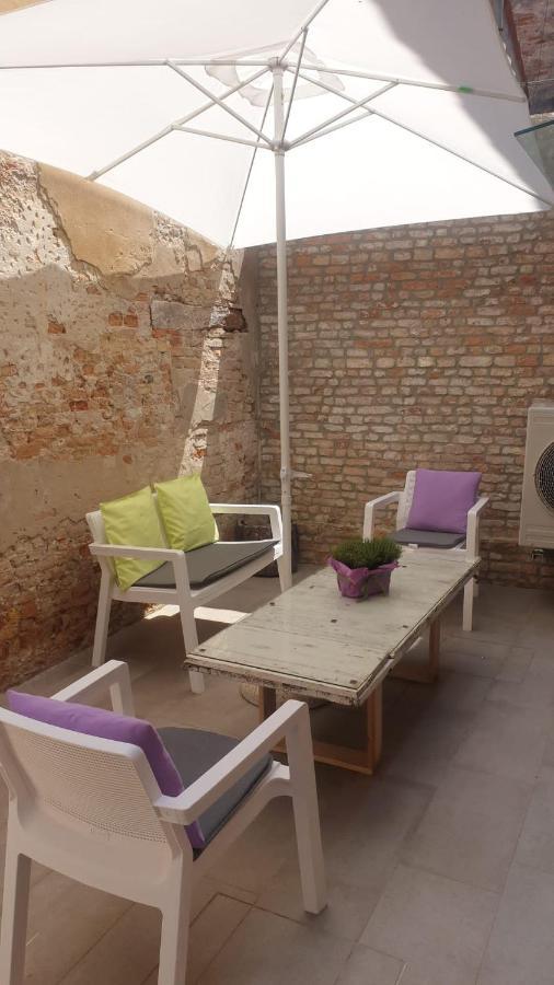 Apartment With Private Courtyard Venedig